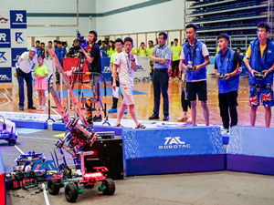 人工智能技術(shù)服務(wù) 連接技術(shù)與應(yīng)用的專業(yè)橋梁